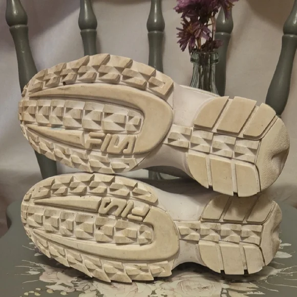 Fila White Platform Sneakers with Retro Design - Picture 9 of 9